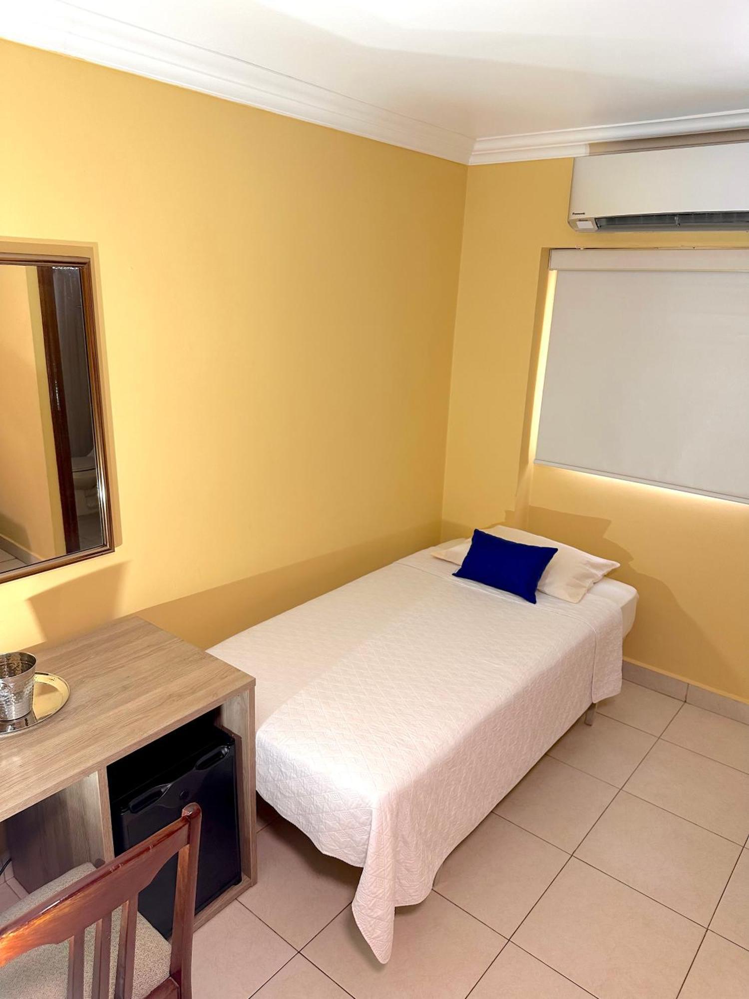 Hotel Andros 콜론 외부 사진